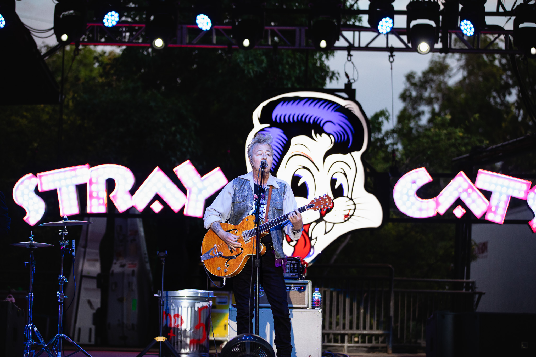 洋楽 STRAY CATS TRIBUTE ASIA LADY LUCK ASIA LADY LUCK (STRAY CATS TRIBUTE) Rock This Town - YouTube